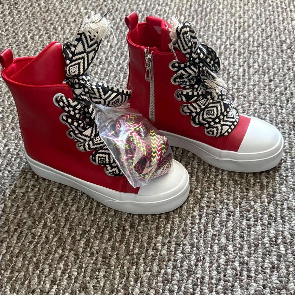 Trendy Red Women's Boots with Patterned Laces
